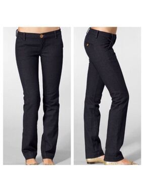 J Brand Bea Low Rise Straight Leg Jeans in Indigo Dark Blue, size 31